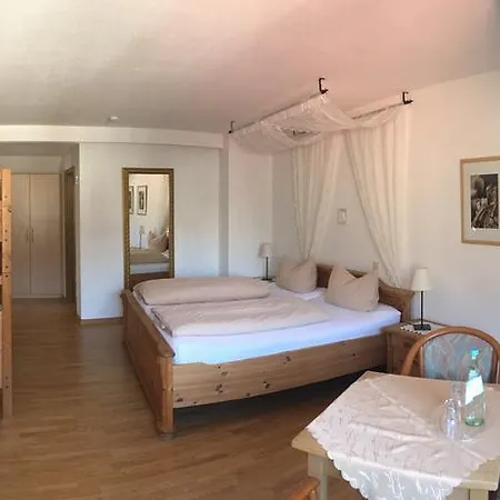 Feiden Garni 3* Ediger-Eller